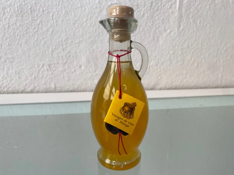 Vinagre mediano de vino al Mango